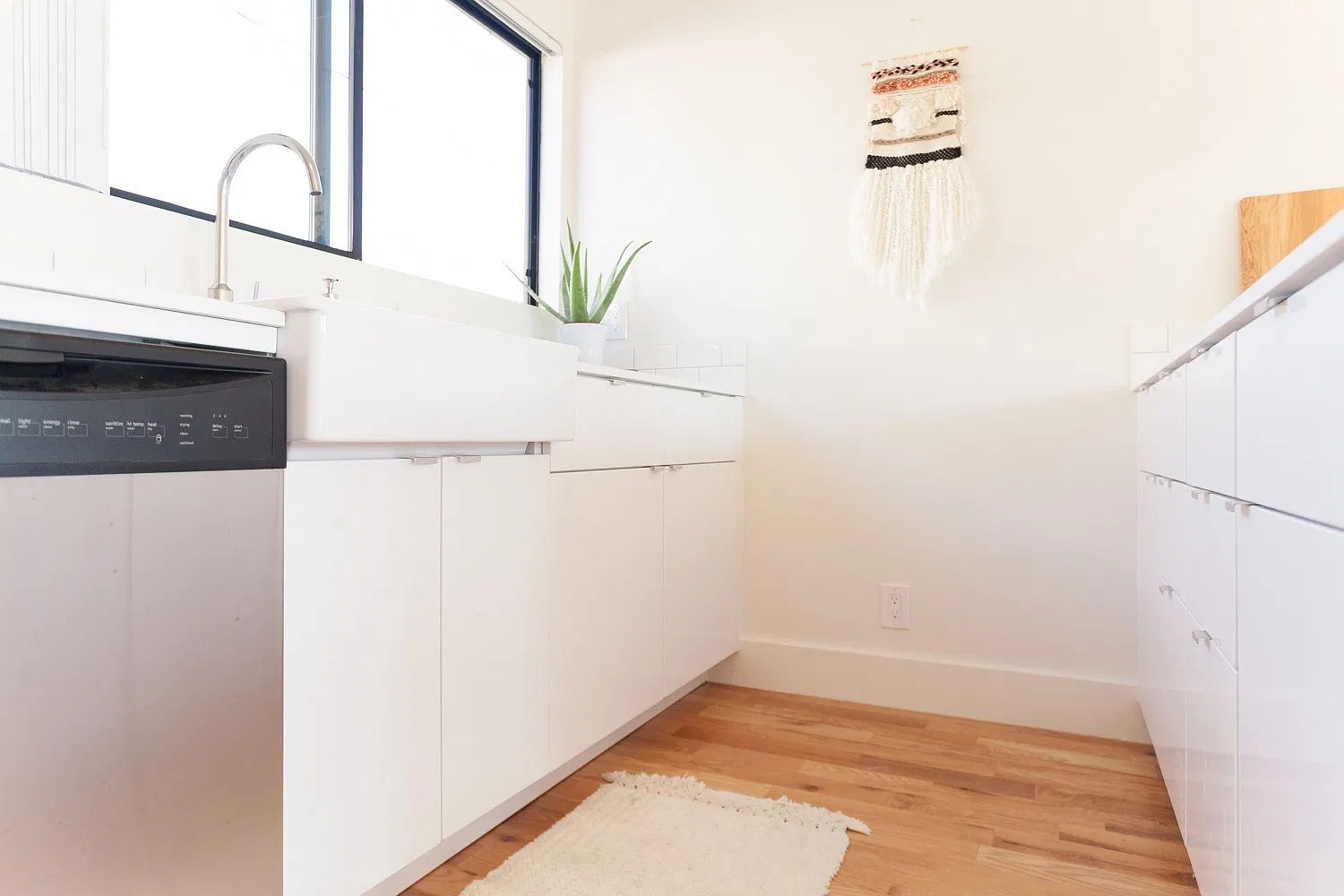 2 bed, 800 sqft, $3,350 — Photo 3