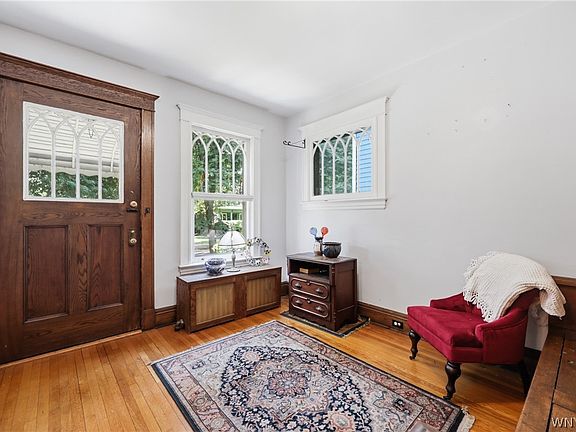 4th image of 126 Russell St