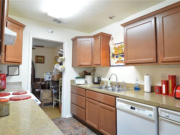 4th image of 821 Green Pastures Dr