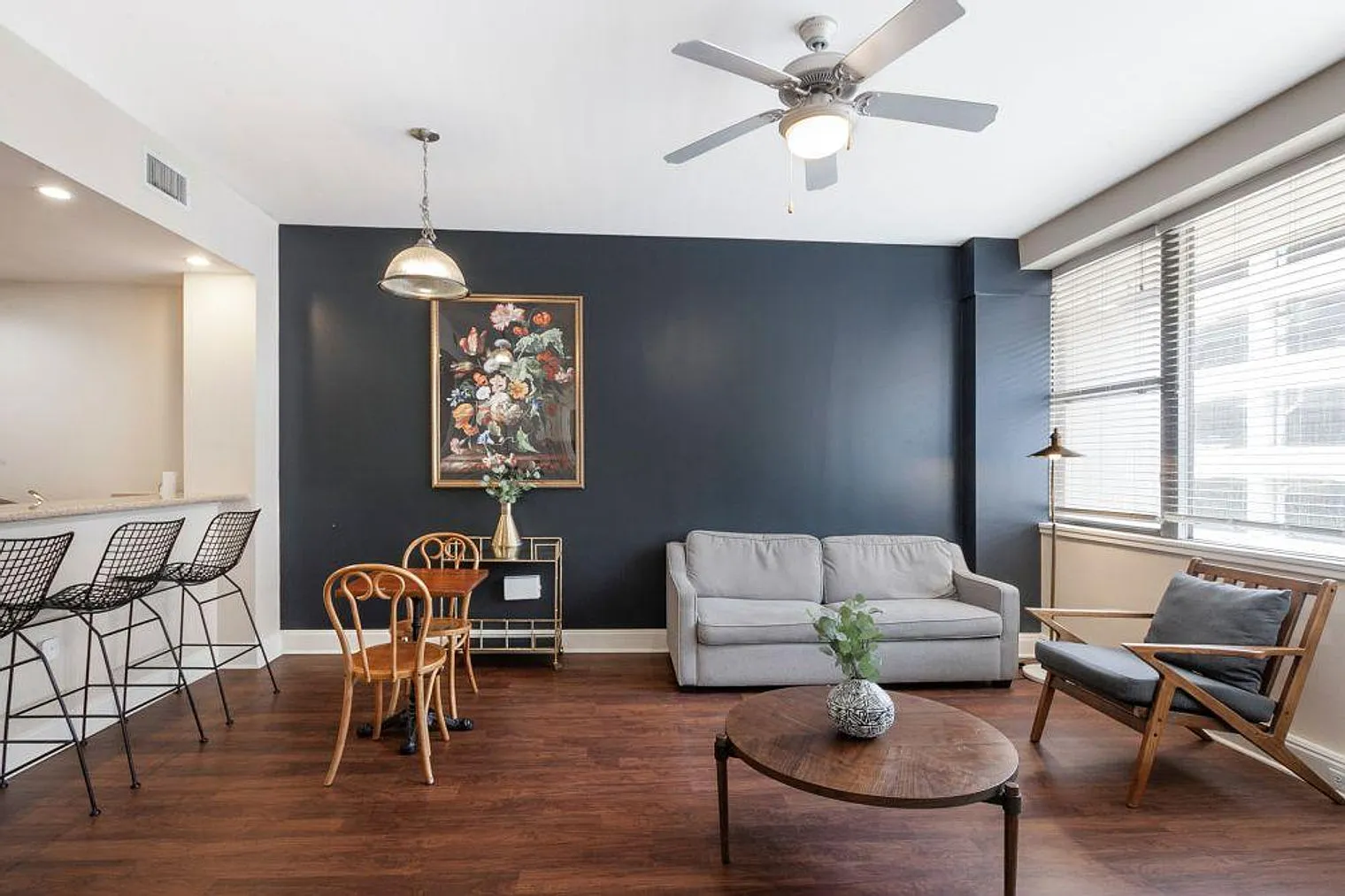 1 bed, 2.0 bath, 430 sqft, $4,218 — Photo 2