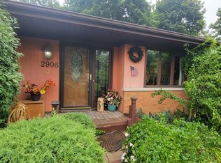 2906 N Cambridge Rd, Lansing, MI 48911