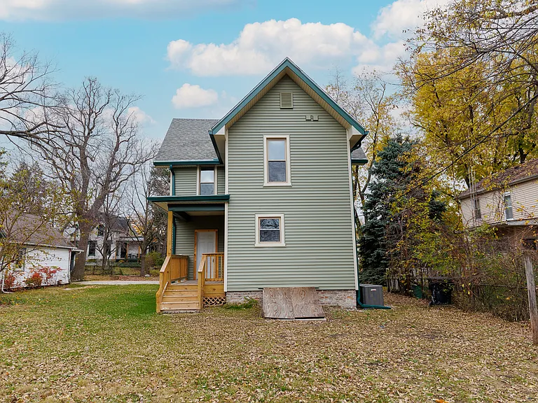 805 E Olive St #1 — Photo 3