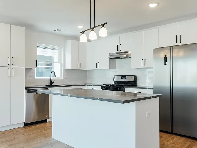 746 Seaport Dr #2 — Photo 13