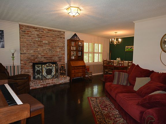 2nd image of 751 Summerwood Dr