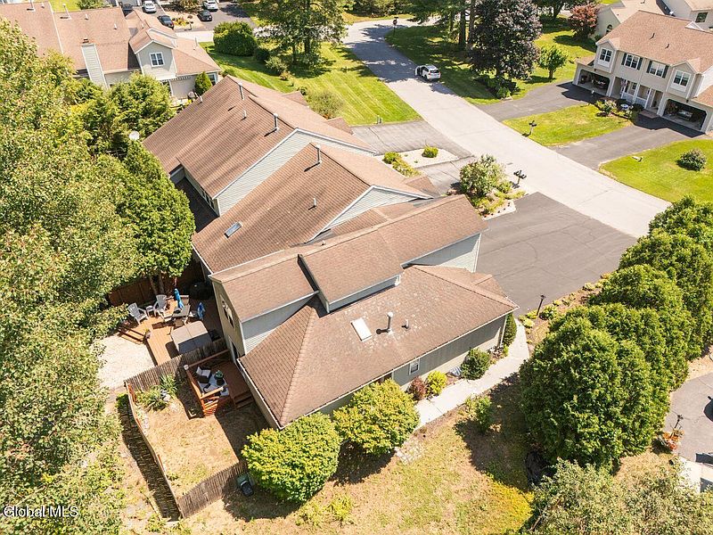 3rd image of 7 Fairwood Drive