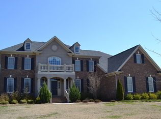 901 Wandering Way Dr, Waxhaw, NC 28173