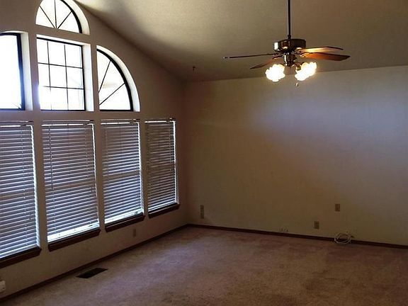 5th image of 5040 Deerwood Dr