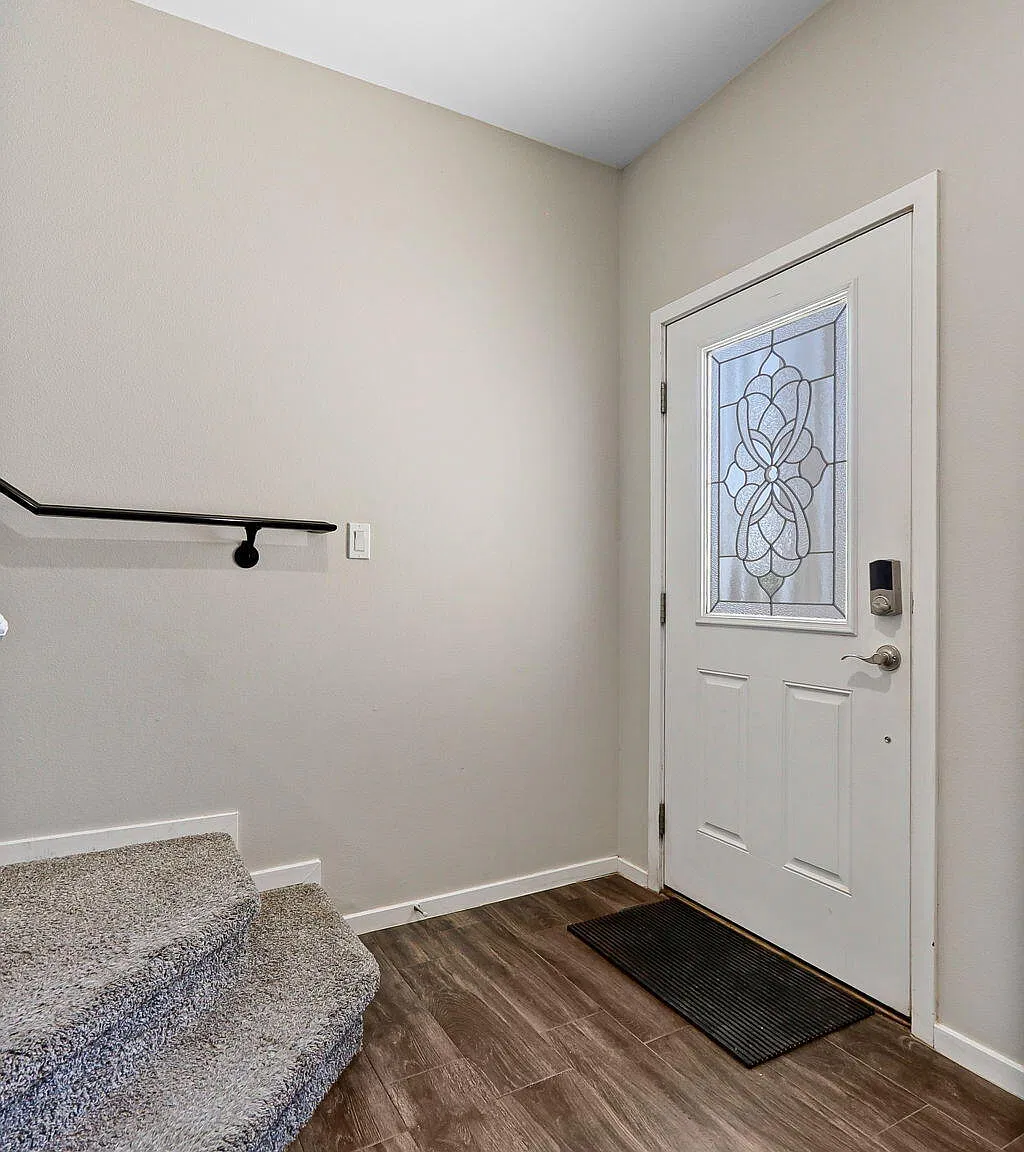 4 bed, 2.5 bath, 1738 sqft, $2,100 — Photo 4