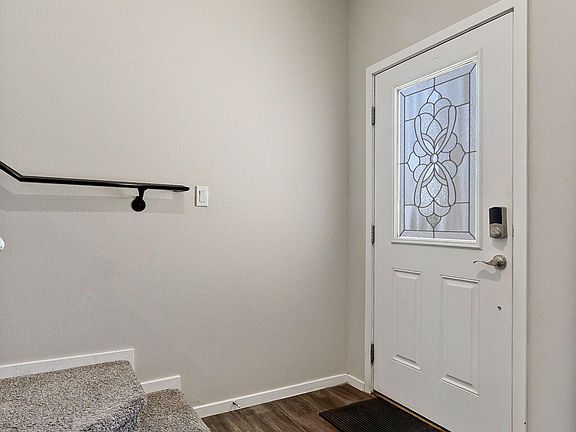 4th image of 908 Betton Pl
