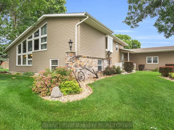 2828 Independence Ave, Grand Island, NE 68803