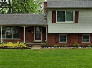 33101 Barkley St, Livonia, MI