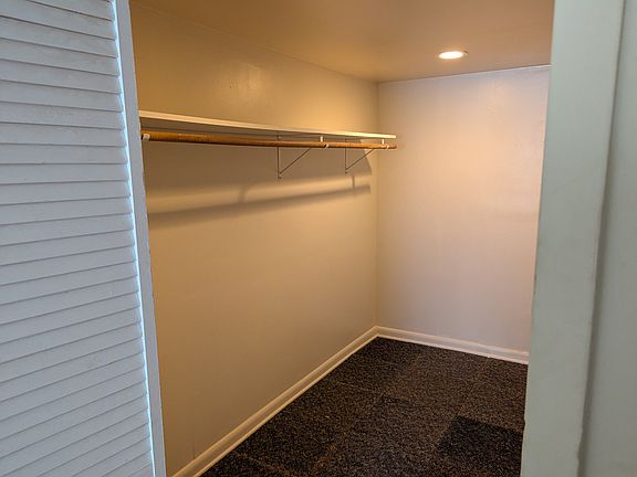 4th image of 2712 Cave Ave NW