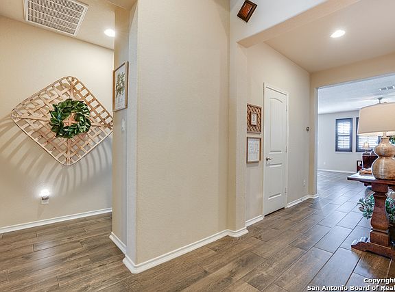 5th image of 1424 Tanager Ct