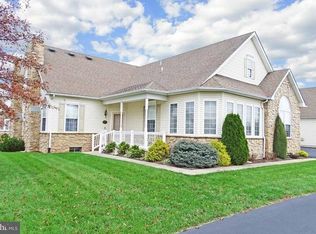 1046 Bordeaux Ln, Pennsburg, PA 18073