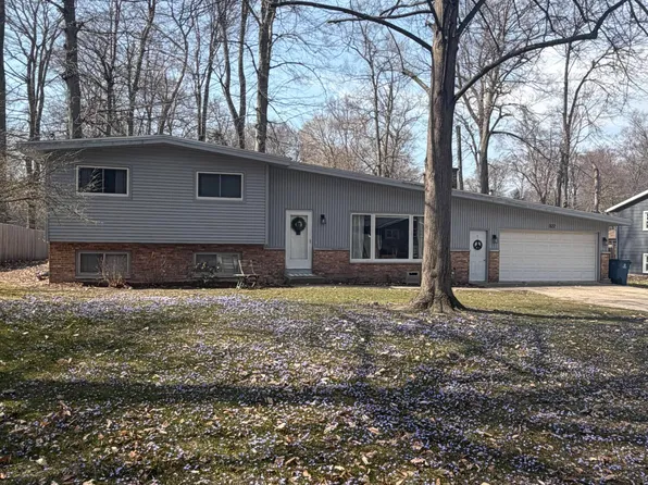 322 Roosevelt Ave, Holland, MI 49424