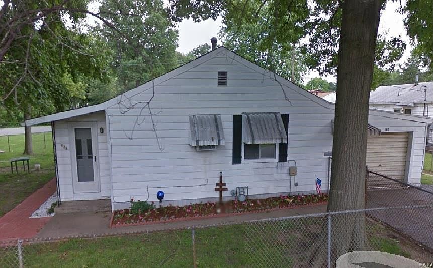 2nd image of 428 Whitelaw Ave