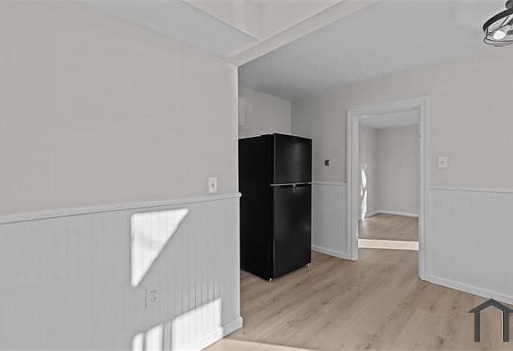 5th image of 10054 Dorothy Ave