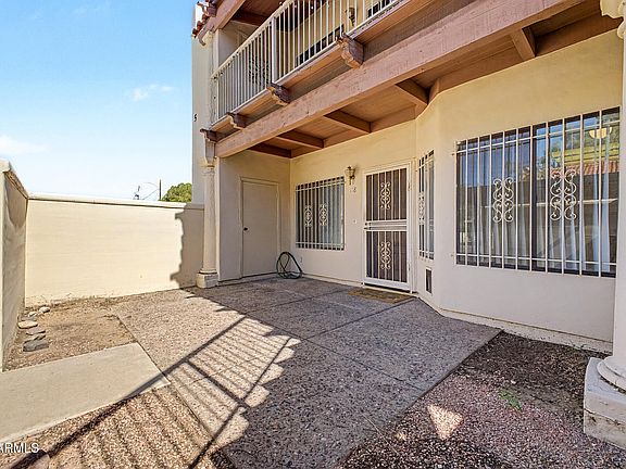 3rd image of 1017 E MARYLAND Avenue #118