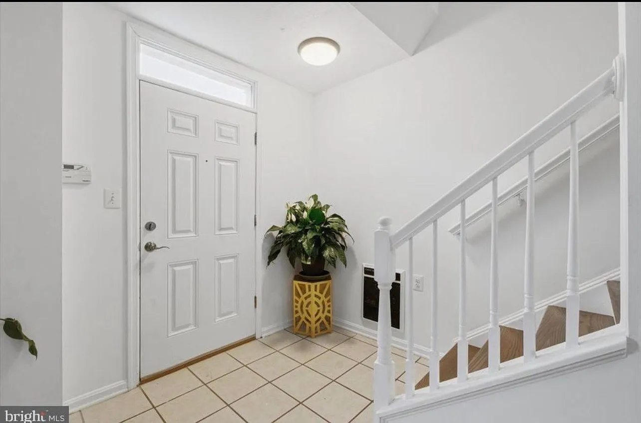 2 bed, 1328 sqft, $2,850 — Photo 3