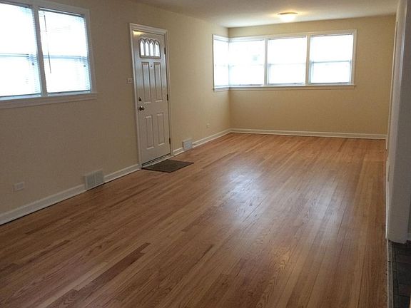 4th image of 12034 Elm Dr