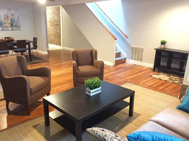 726 Maryland Ave NE — Photo 1
