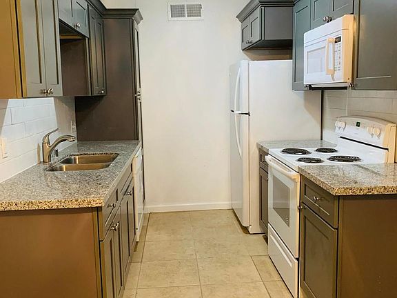 3rd image of 1221 N Peach Ave APT 163