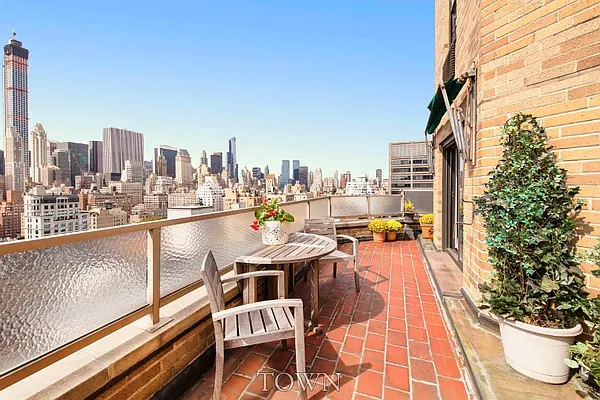 Sold by Town Residential | media 3