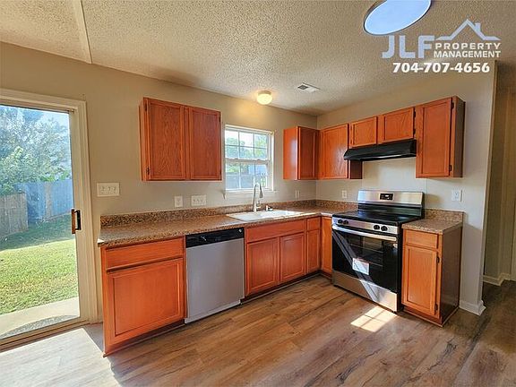 5th image of 3046 Talledaga Ln SW