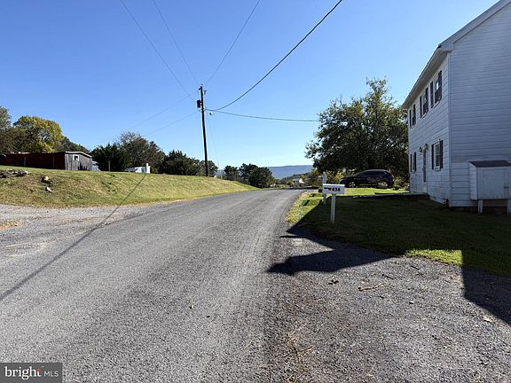 5th image of 456 Rockville Rd