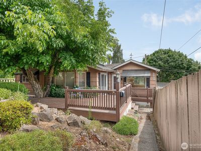 3242 36th Avenue W, Seattle, WA, 98199