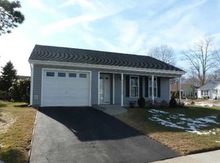 387 Sheffield Dr, Ridge, NY 11961