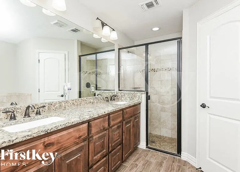 612 Zachary Dr — Photo 10