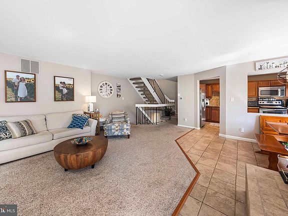 5th image of 213 Augusta Cir