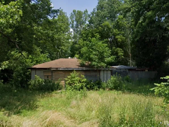 3908 W 28th St, Muncie, IN 47302