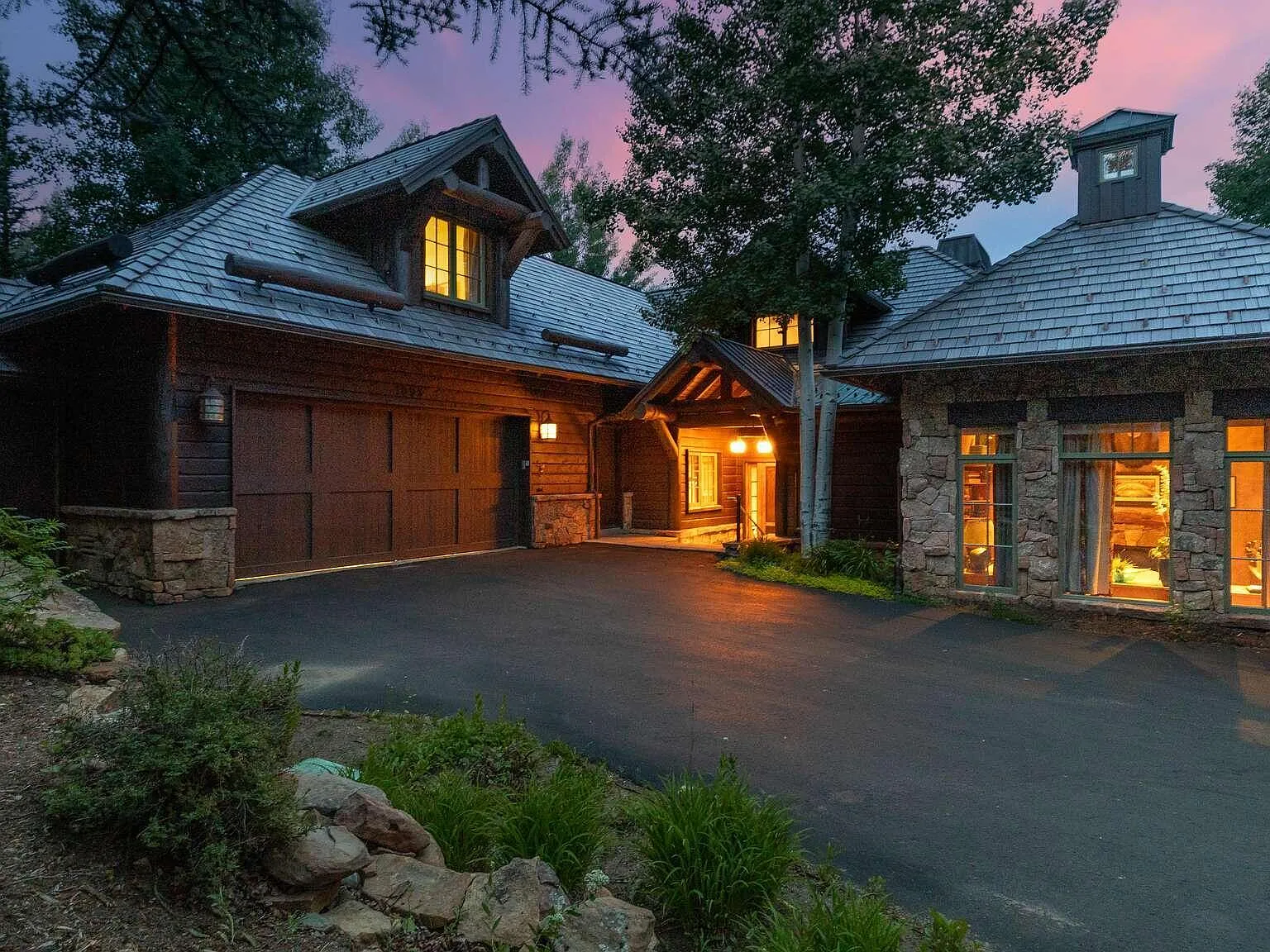 6 bed, 6.5 bath, 6881 sqft, $50,000 — Photo 4