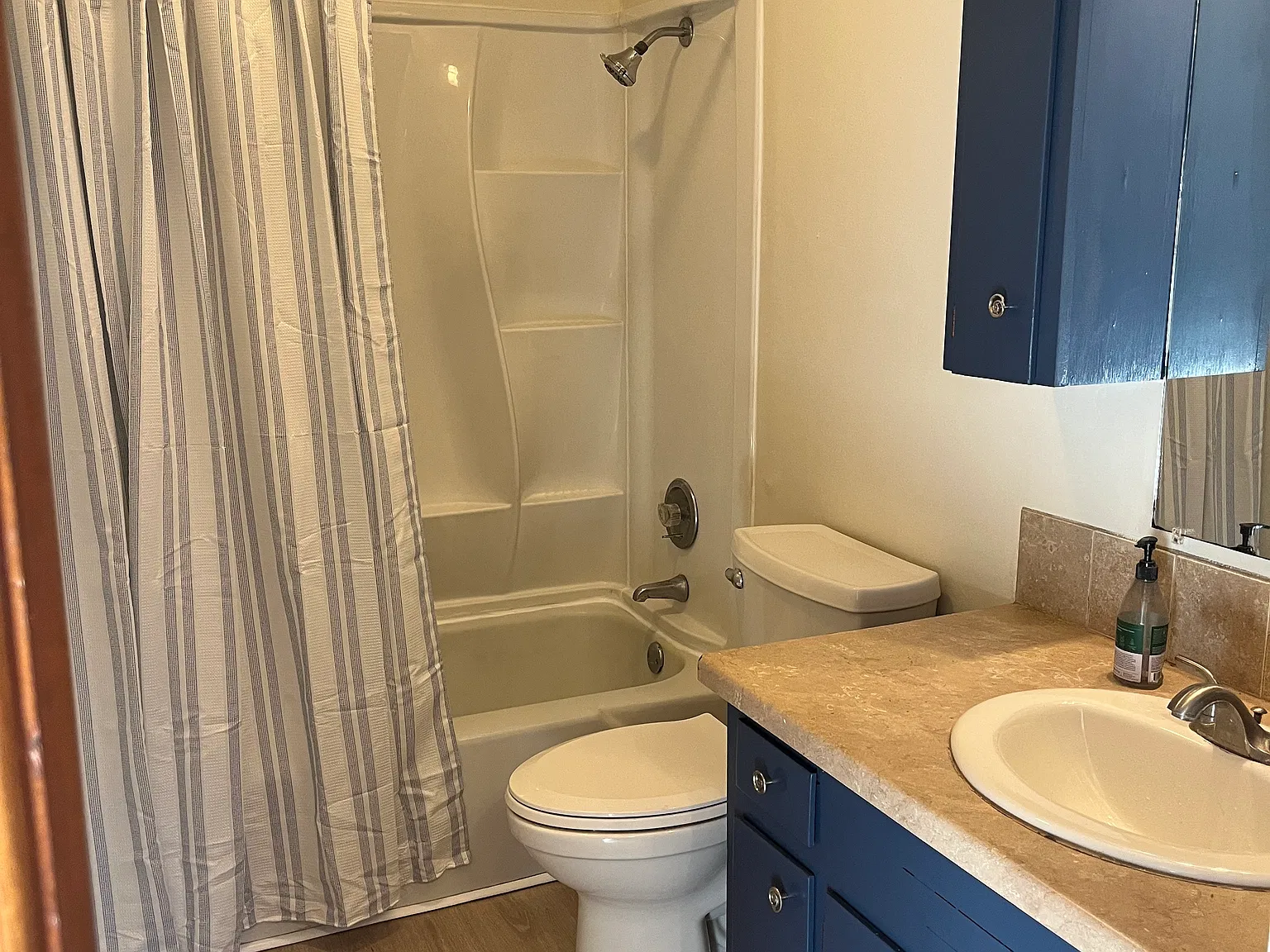 2 bed, 800 sqft, $1,150 — Photo 4