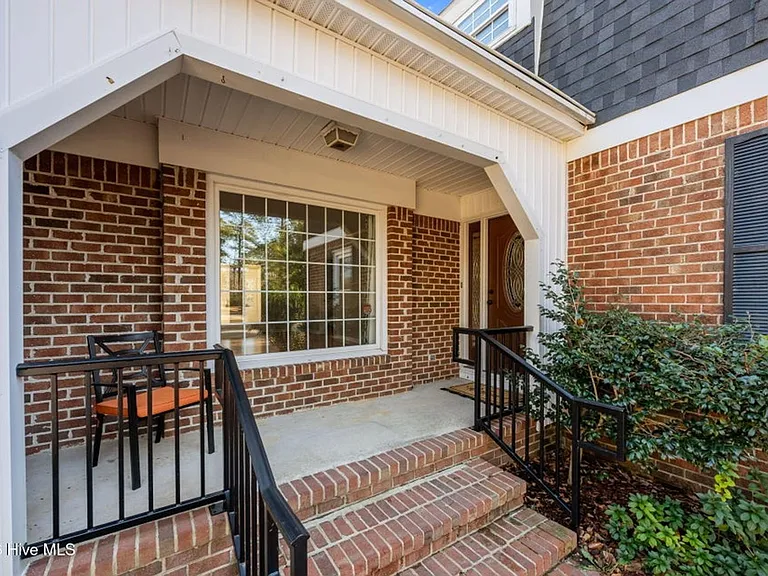 236 Shoreline Dr — Photo 3