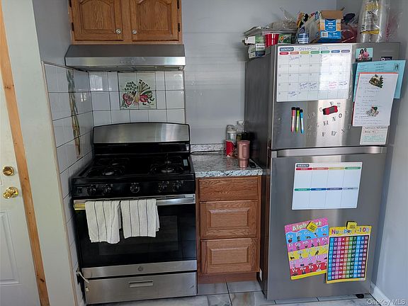 2nd image of 186 Westbury Boulevard