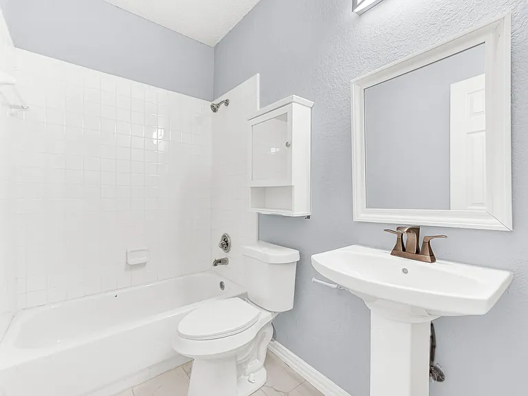 1413 Westmont Dr — Photo 23