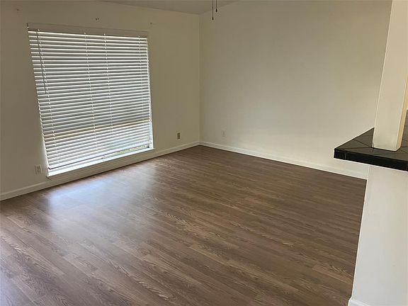 3rd image of 600 W 51st St APT 102
