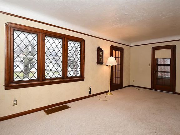 5th image of 13817 West Ave