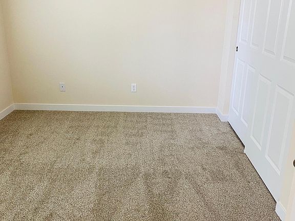 5th image of 19452 Willet Ln NE