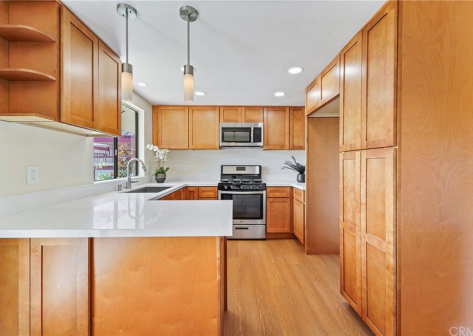 1st image of 946 W 220th St Unit 122