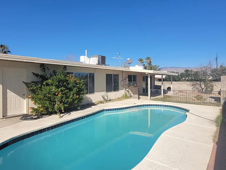 550 N Gollob Rd — Photo 1