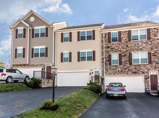 774 Freedom Dr, Carnegie, PA 15106