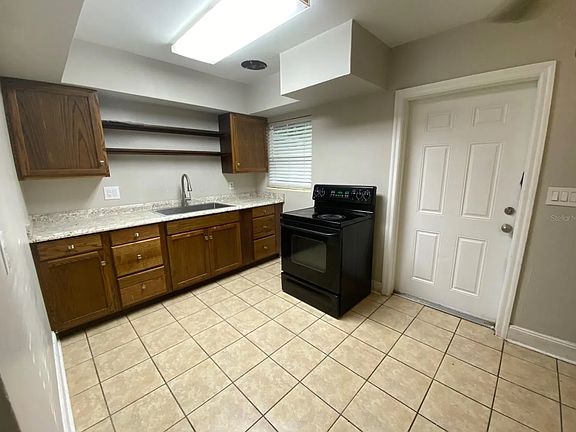 4th image of 1110 N Maryland Ave #B