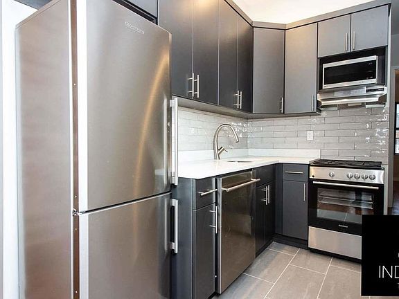 5th image of 1553 De Kalb Ave #4B