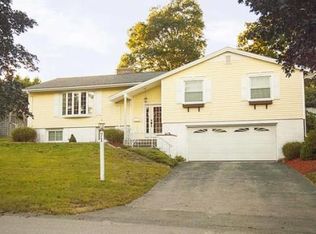 71 Wamsutta Rd, Somerset, MA 02726