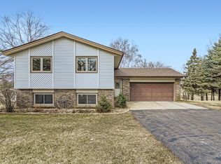 8900 Jesse Ln, Prior Lake, MN 55372
