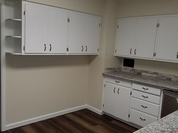 3rd image of 727 SW Drumwood Ave #717